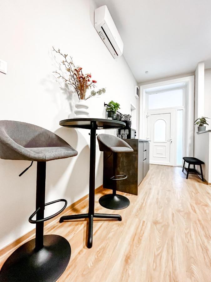 T32 Central Modern Suites Budapesta Exterior foto