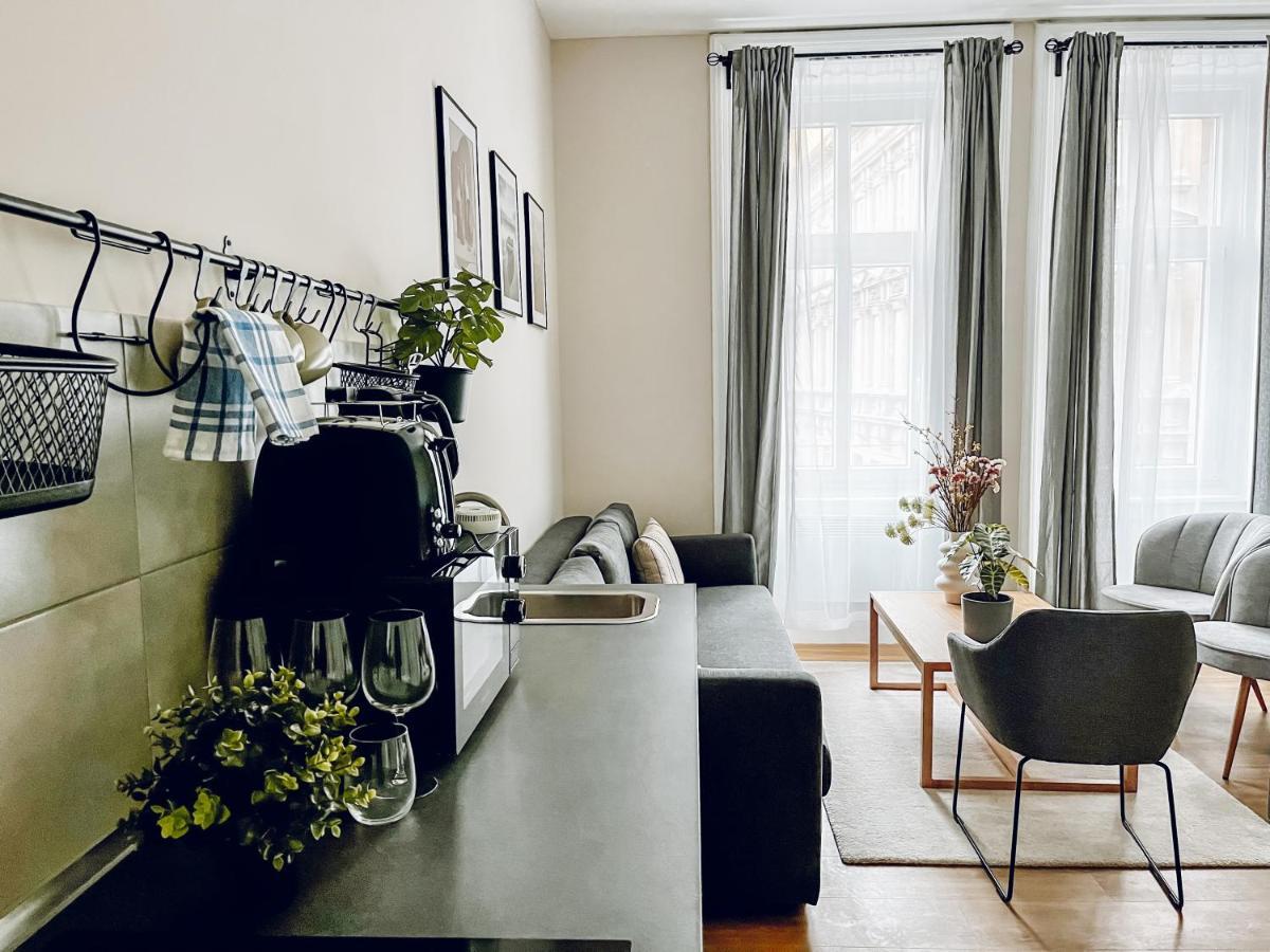 T32 Central Modern Suites Budapesta Exterior foto